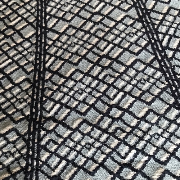 Beautiful soft sweater dress by BCBG Maxazria - Picture 5 of 10